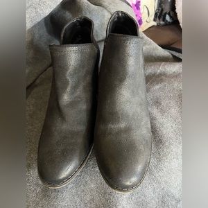 Fergie black shoe ankle boots size 10M